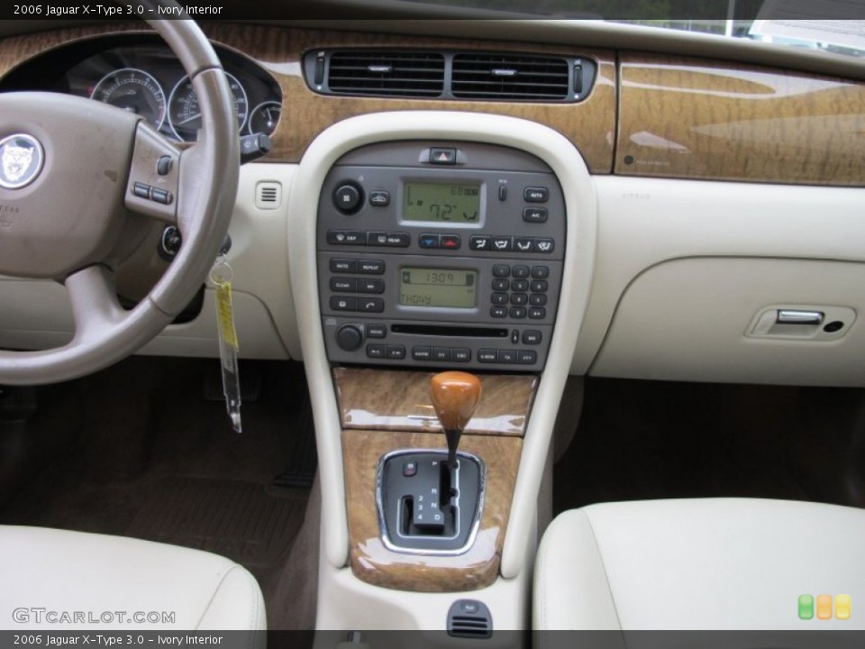 Ivory Interior Dashboard for the 2006 Jaguar X-Type 3.0 #62216620