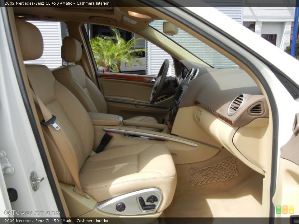 Cashmere Interior Photo for the 2009 Mercedes-Benz GL 450 4Matic #62224489