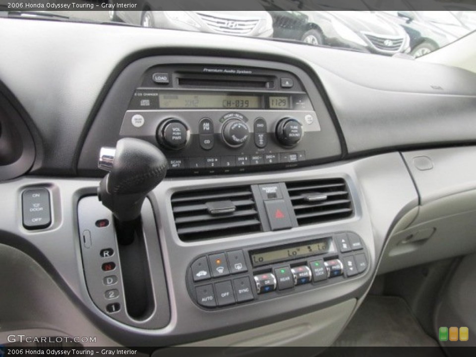 Gray Interior Controls for the 2006 Honda Odyssey Touring #62227288