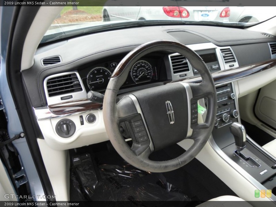 Cashmere Interior Dashboard for the 2009 Lincoln MKS Sedan #62235424