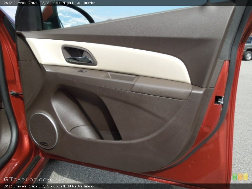 Cocoa/Light Neutral Interior Door Panel for the 2012 Chevrolet Cruze LTZ/RS #62247871