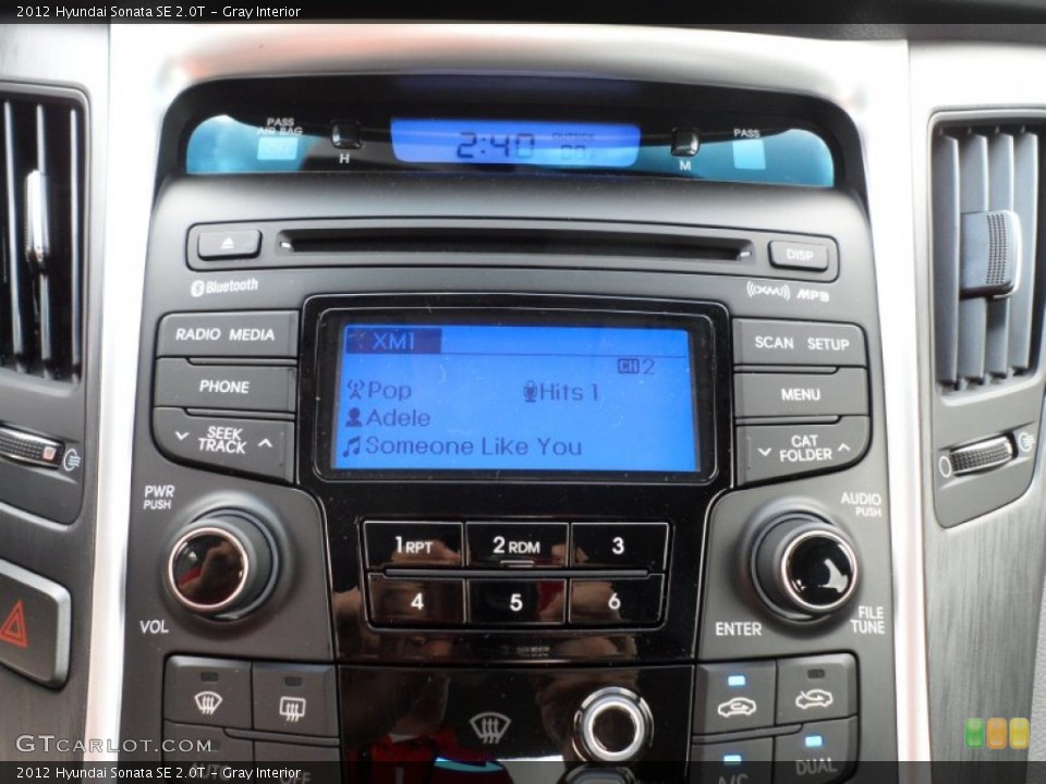 Gray Interior Controls for the 2012 Hyundai Sonata SE 2.0T #62252797