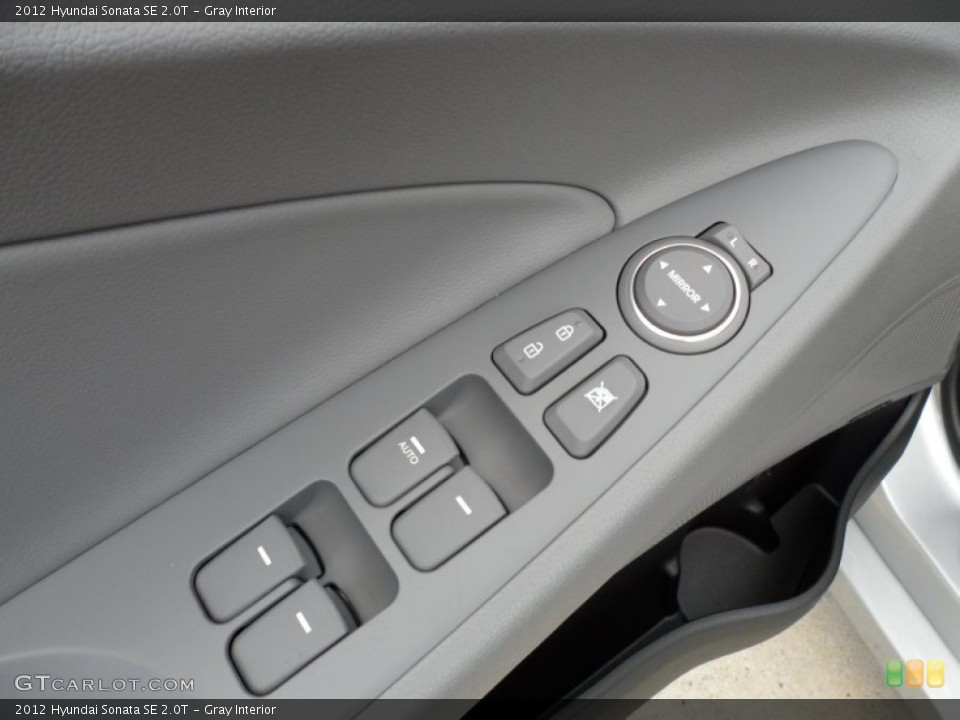Gray Interior Controls for the 2012 Hyundai Sonata SE 2.0T #62253712