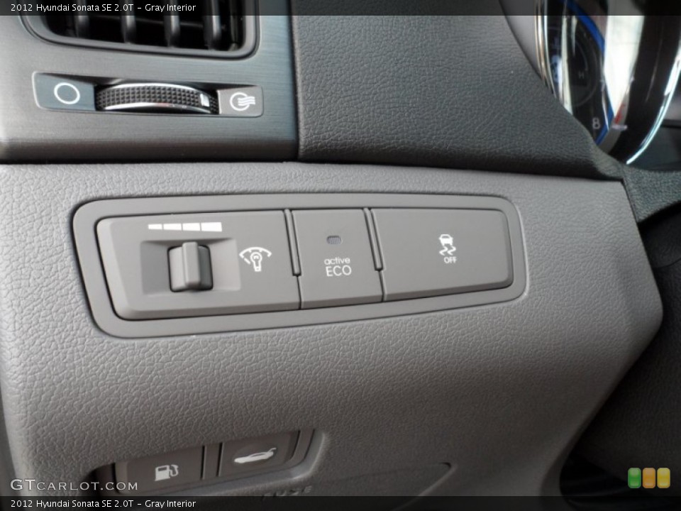 Gray Interior Controls for the 2012 Hyundai Sonata SE 2.0T #62253820