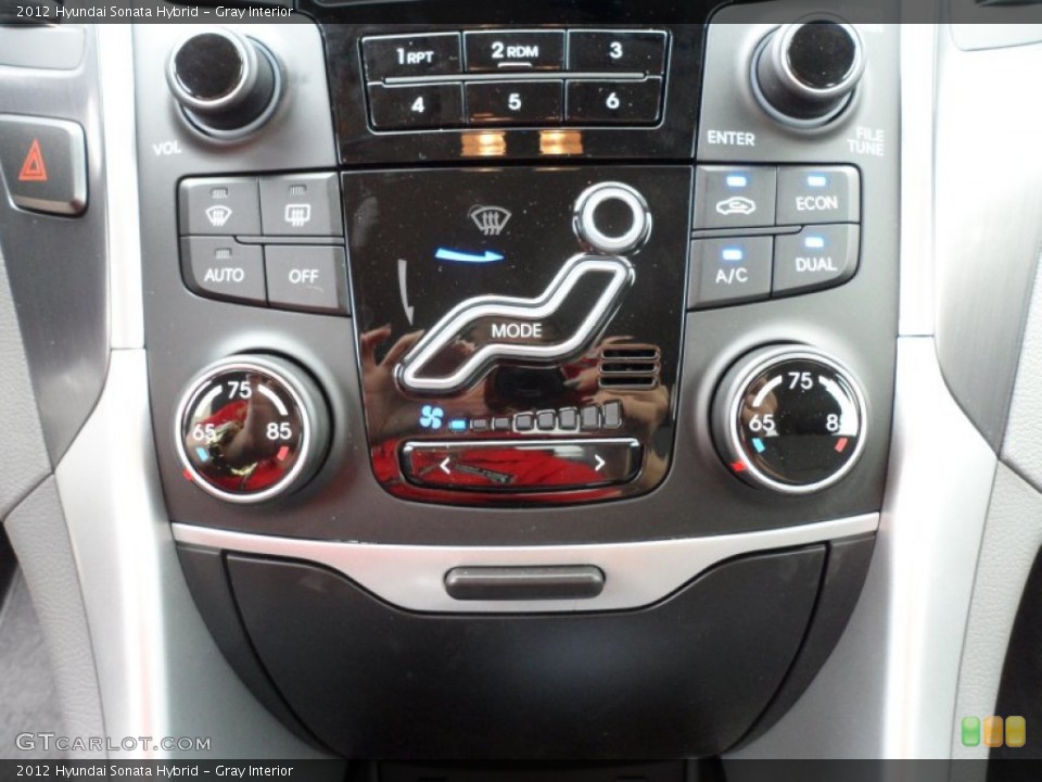 Gray Interior Controls for the 2012 Hyundai Sonata Hybrid #62257264