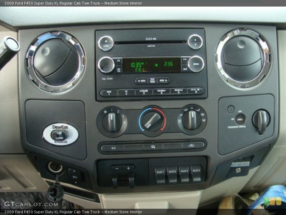 Medium Stone Interior Controls for the 2009 Ford F450 Super Duty XL Regular Cab Tow Truck #62264065