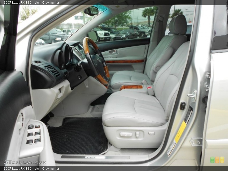Light Gray Interior Photo for the 2005 Lexus RX 330 #62264206