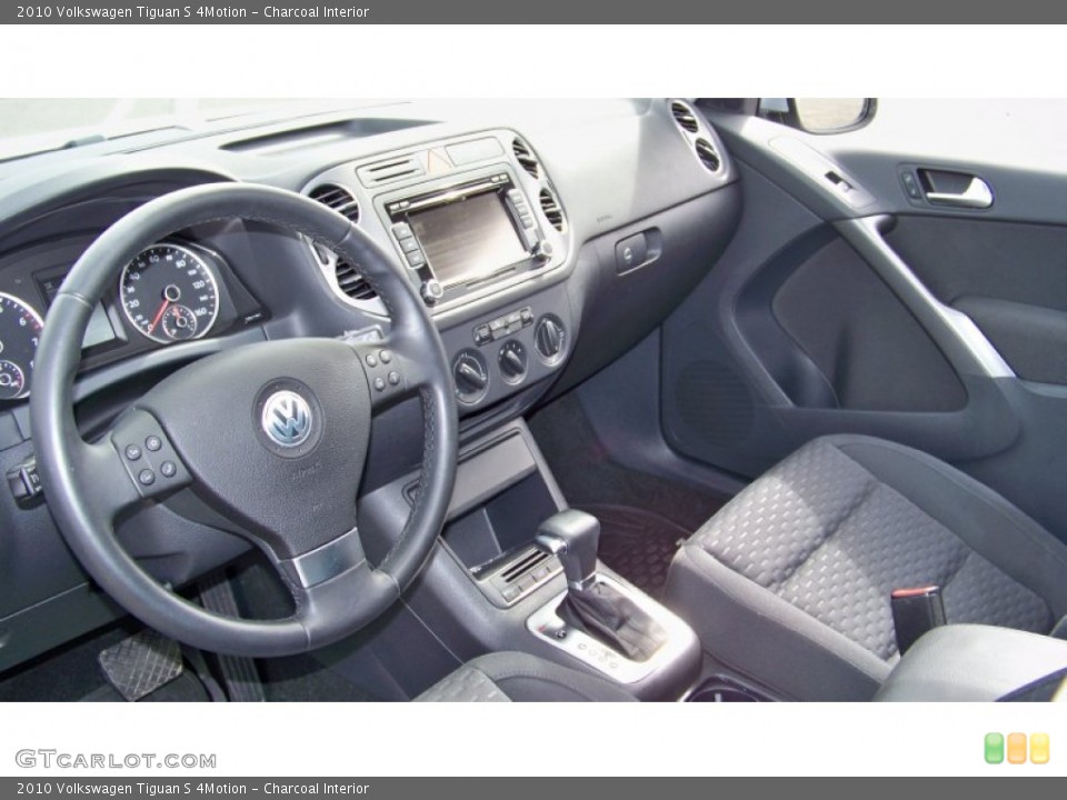 Charcoal Interior Photo for the 2010 Volkswagen Tiguan S 4Motion #62280922