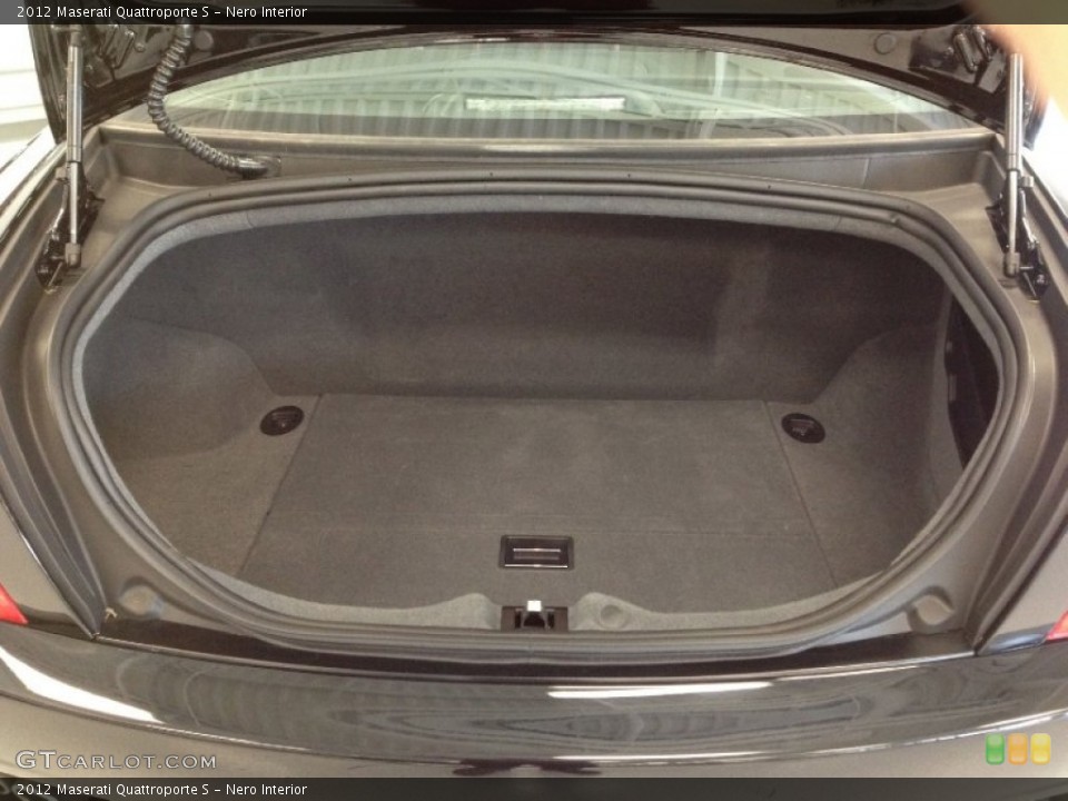 Nero Interior Trunk for the 2012 Maserati Quattroporte S #62283656