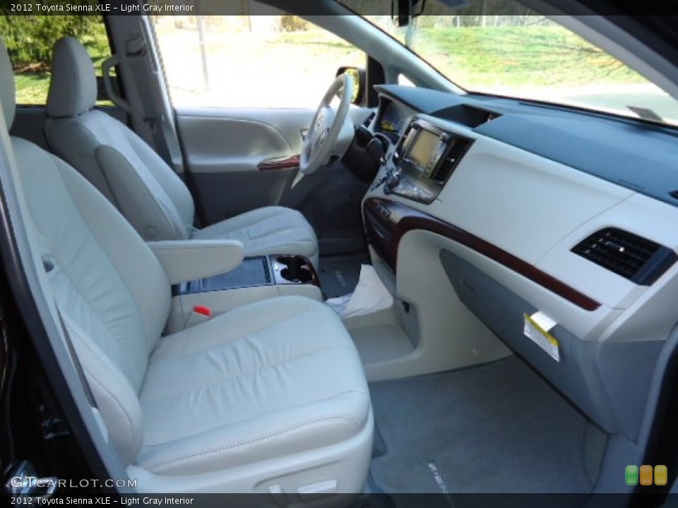 Light Gray Interior Photo for the 2012 Toyota Sienna XLE #62297312