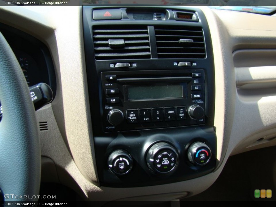 Beige Interior Controls for the 2007 Kia Sportage LX #62305919
