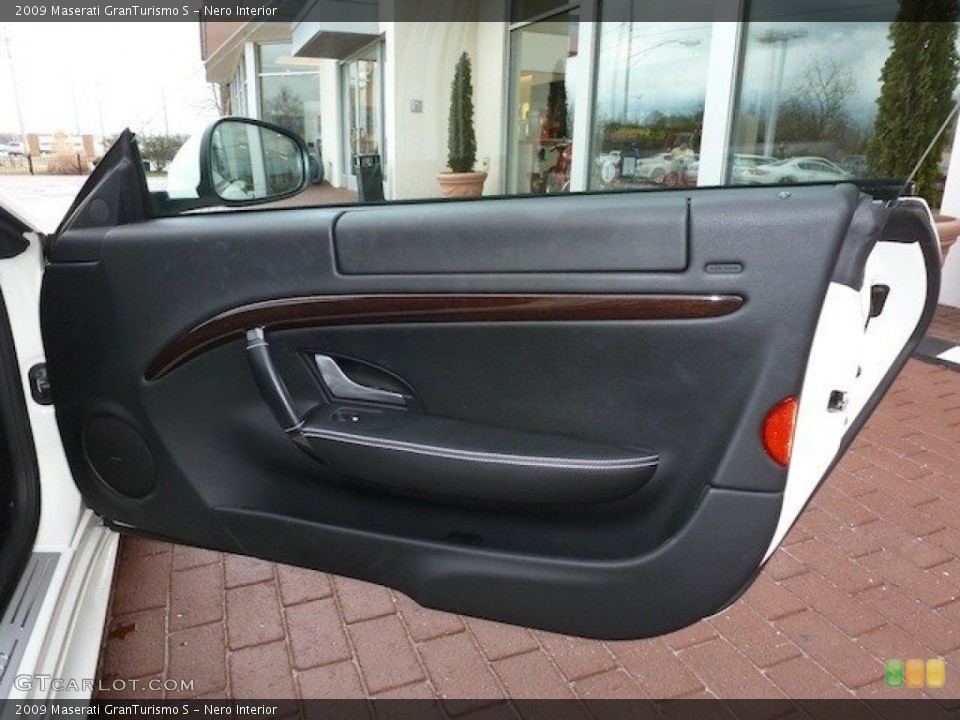Nero Interior Door Panel for the 2009 Maserati GranTurismo S #62309465