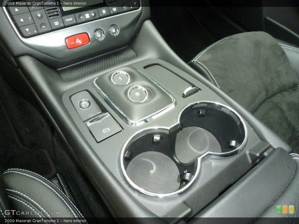 Nero Interior Controls for the 2009 Maserati GranTurismo S #62309567