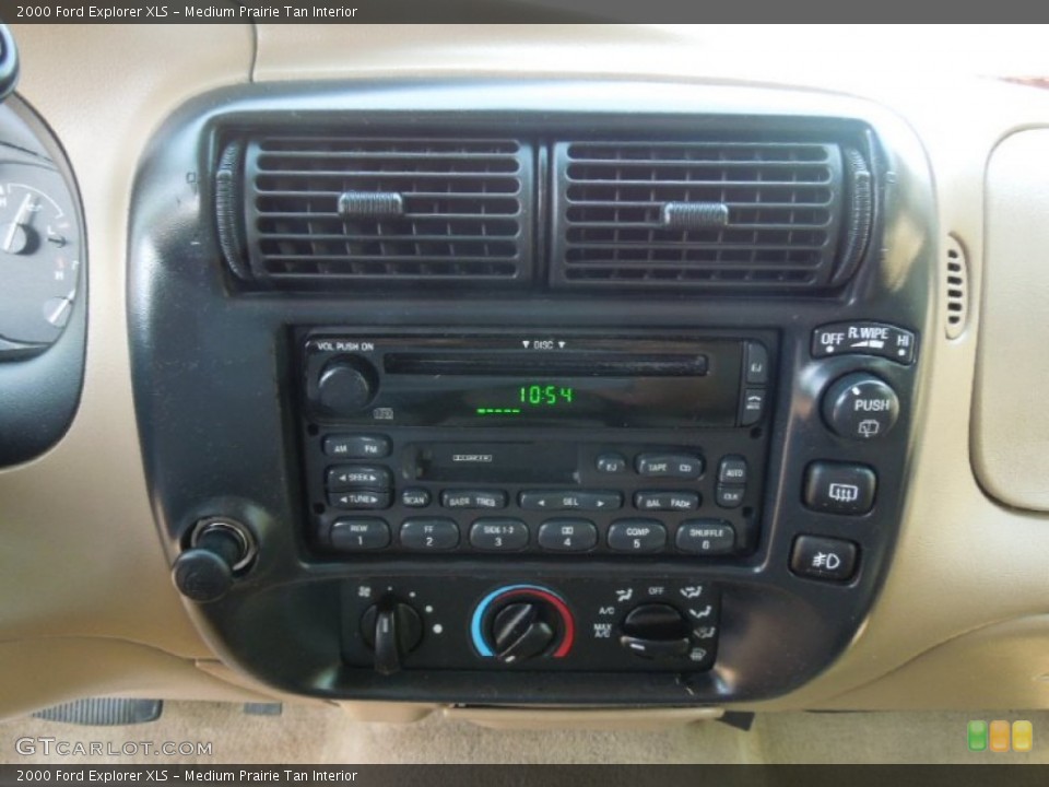 Medium Prairie Tan Interior Controls for the 2000 Ford Explorer XLS #62315983