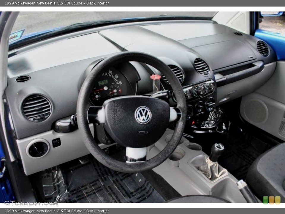 Black Interior Photo for the 1999 Volkswagen New Beetle GLS TDI Coupe #62317339