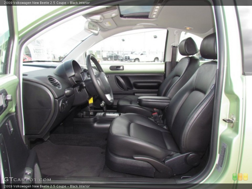 Black Interior Photo for the 2009 Volkswagen New Beetle 2.5 Coupe #62348315