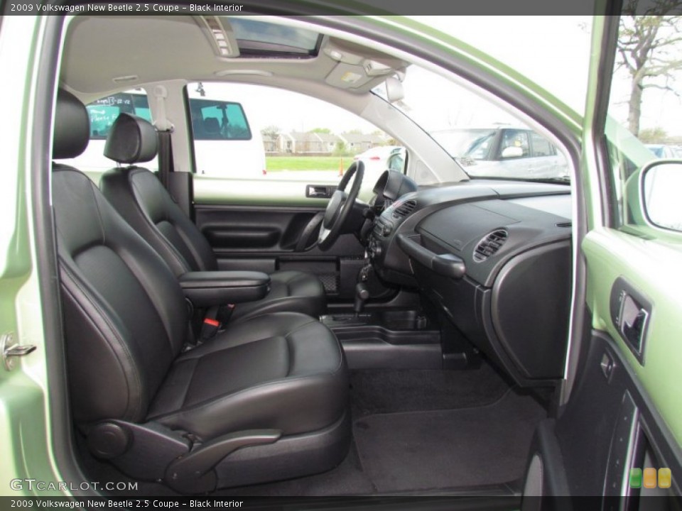 Black Interior Photo for the 2009 Volkswagen New Beetle 2.5 Coupe #62348327