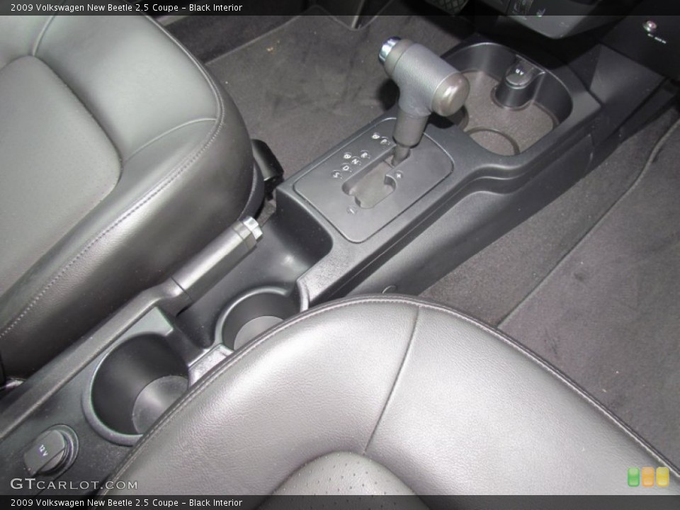 Black Interior Transmission for the 2009 Volkswagen New Beetle 2.5 Coupe #62348384