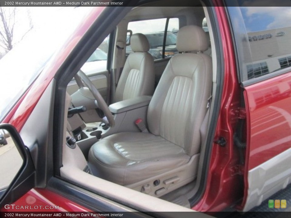 Medium Dark Parchment Interior Photo for the 2002 Mercury Mountaineer AWD #62355590