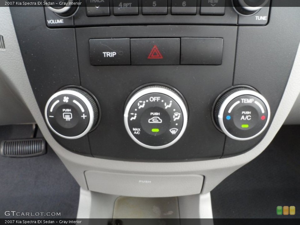 Gray Interior Controls for the 2007 Kia Spectra EX Sedan #62363664
