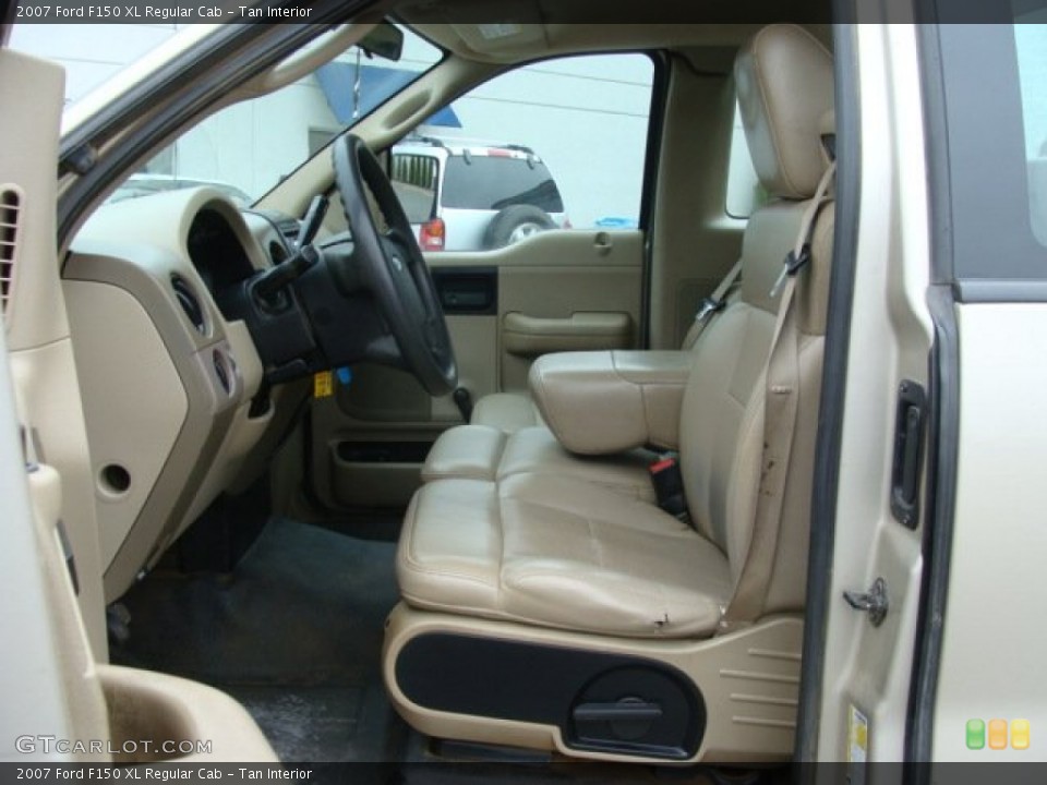 Tan Interior Photo for the 2007 Ford F150 XL Regular Cab #62380551