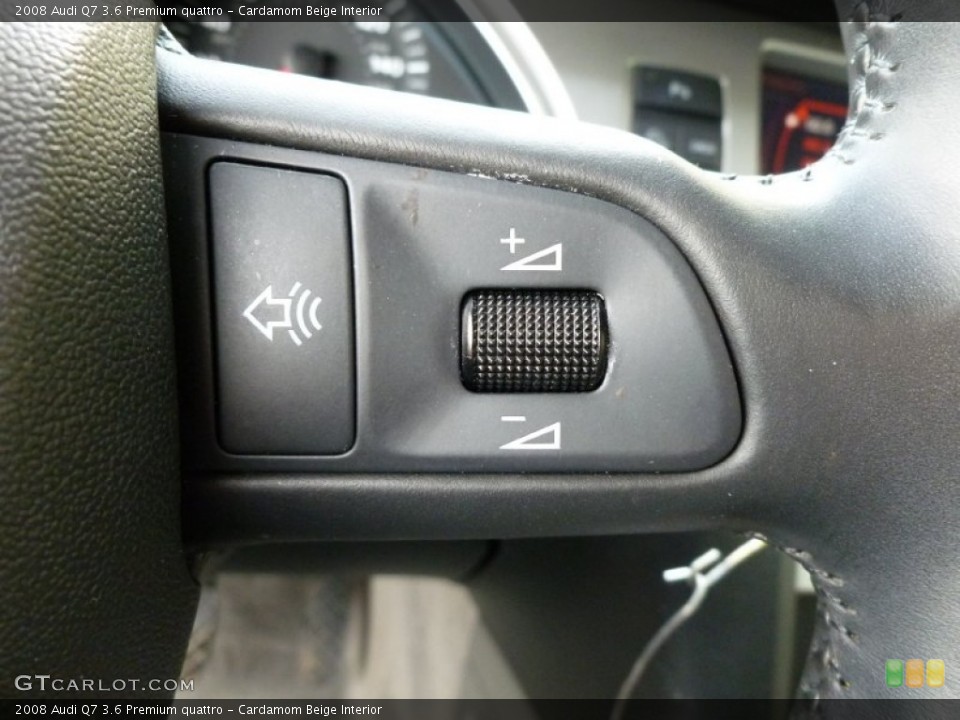 Cardamom Beige Interior Controls for the 2008 Audi Q7 3.6 Premium quattro #62382205