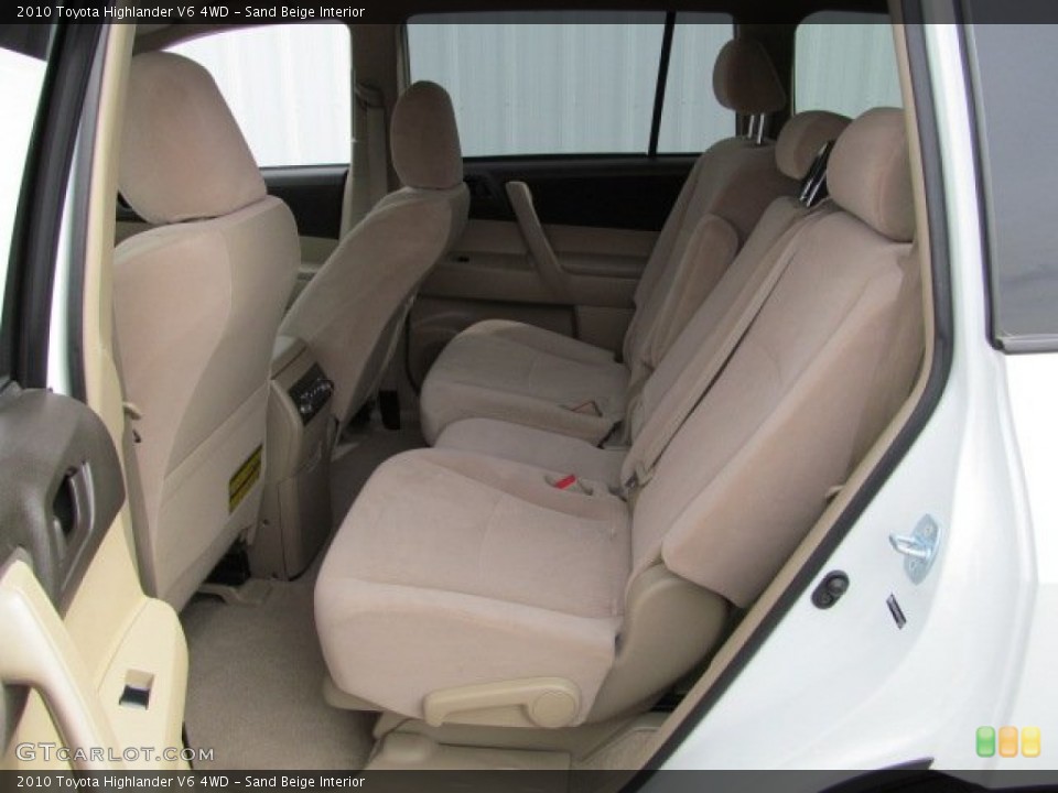 Sand Beige Interior Photo for the 2010 Toyota Highlander V6 4WD #62382921