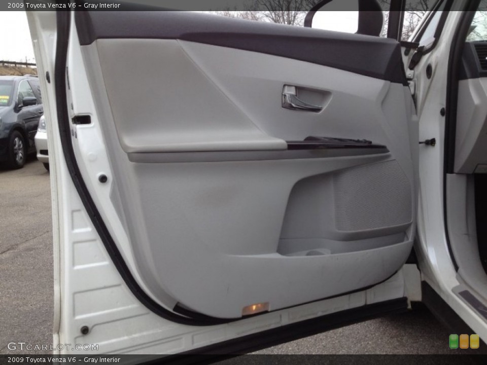 Gray Interior Door Panel for the 2009 Toyota Venza V6 #62400954