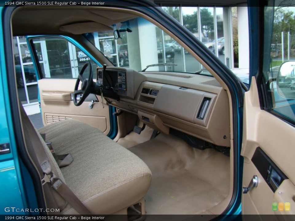 Beige Interior Photo for the 1994 GMC Sierra 1500 SLE Regular Cab #62404092