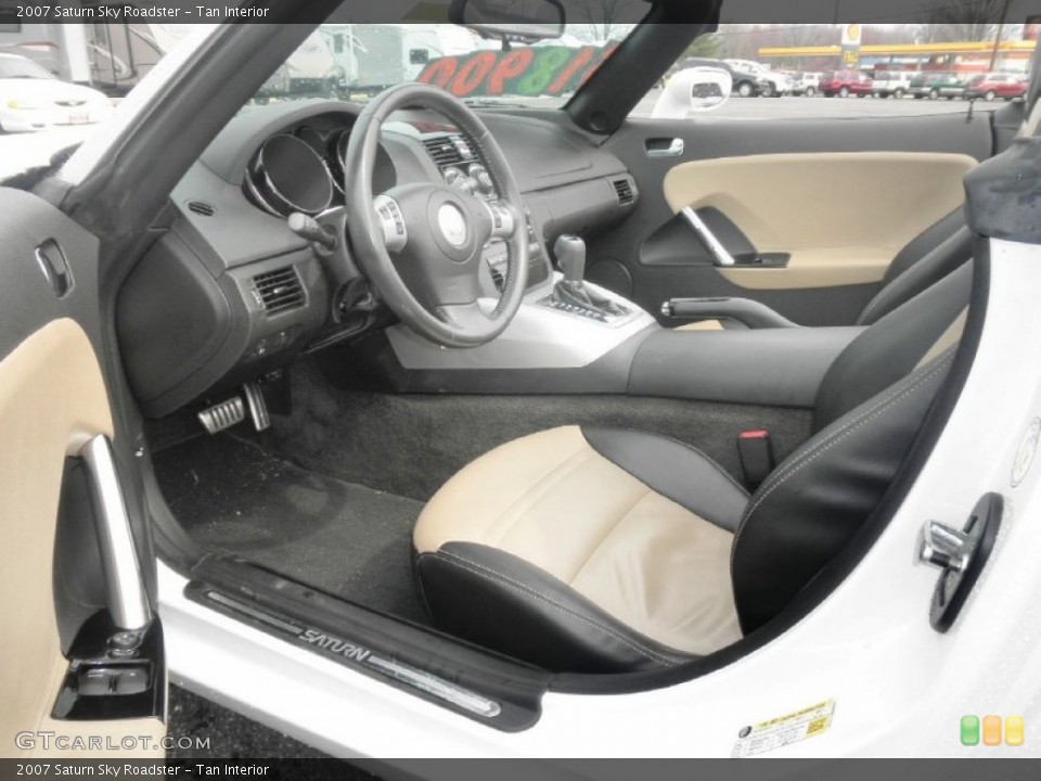 Tan Interior Photo for the 2007 Saturn Sky Roadster #62405031