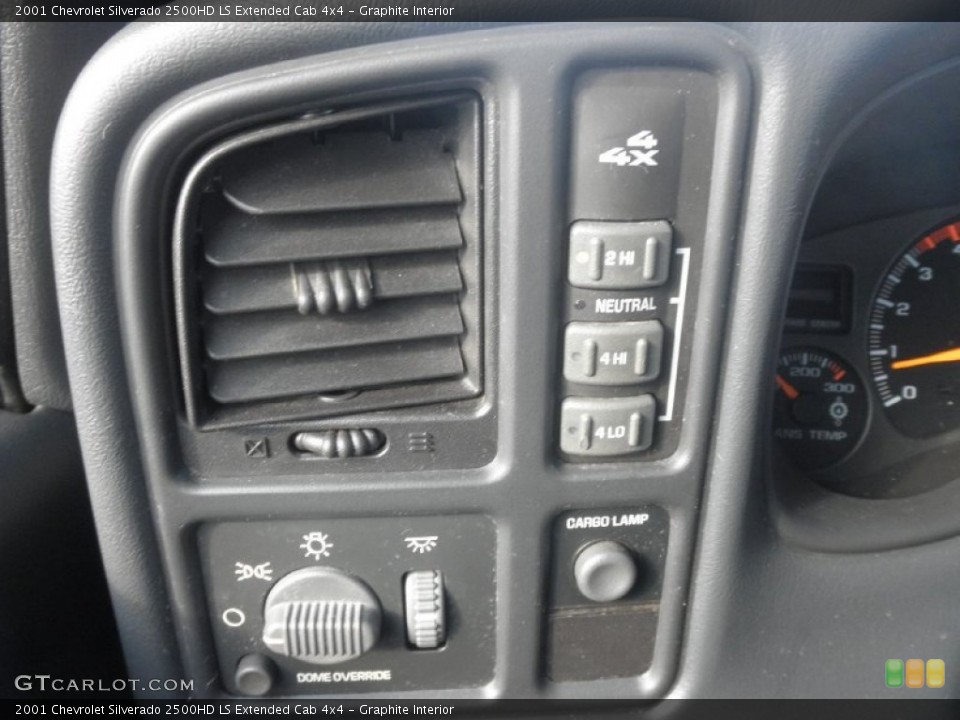 Graphite Interior Controls for the 2001 Chevrolet Silverado 2500HD LS Extended Cab 4x4 #62405412