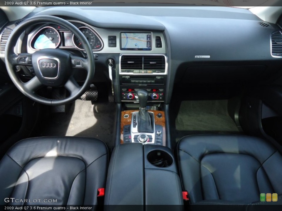 Black Interior Dashboard for the 2009 Audi Q7 3.6 Premium quattro #62414892