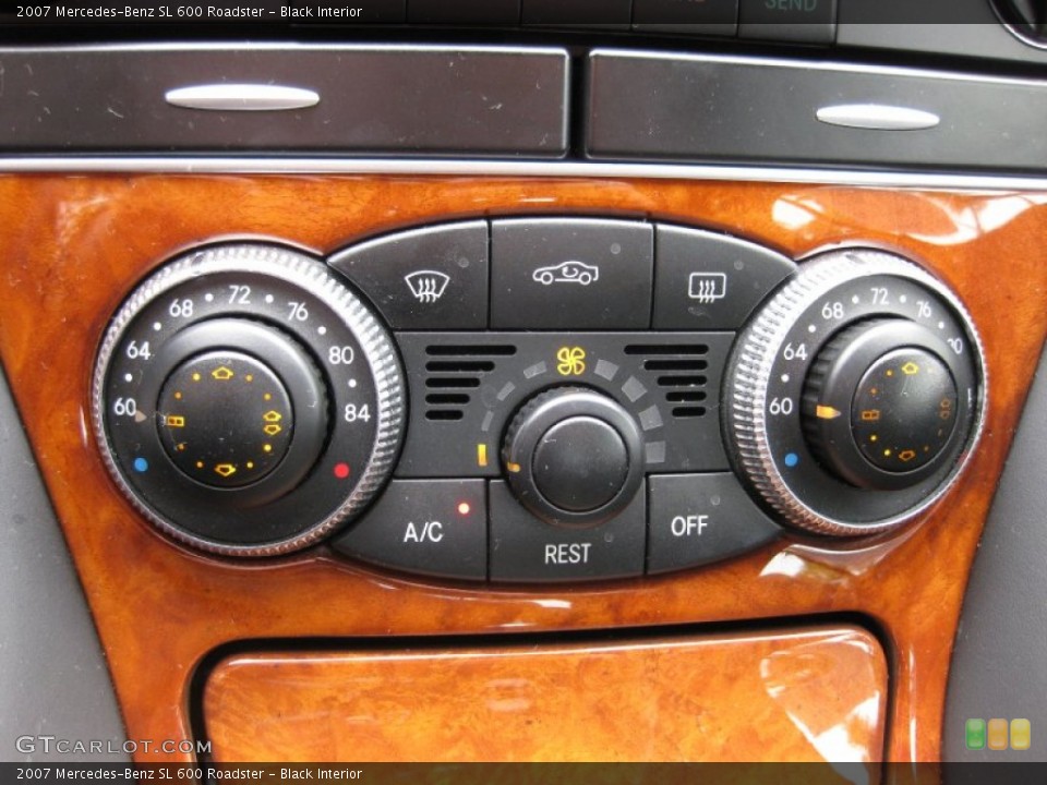 Black Interior Controls for the 2007 Mercedes-Benz SL 600 Roadster #62429733
