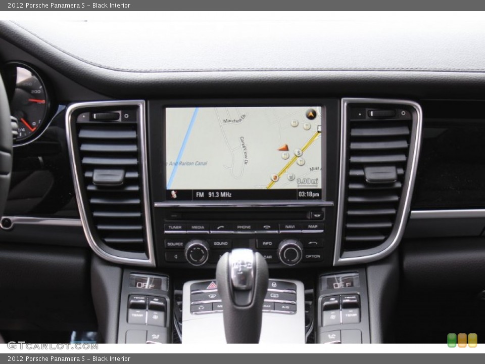Black Interior Navigation for the 2012 Porsche Panamera S #62430561