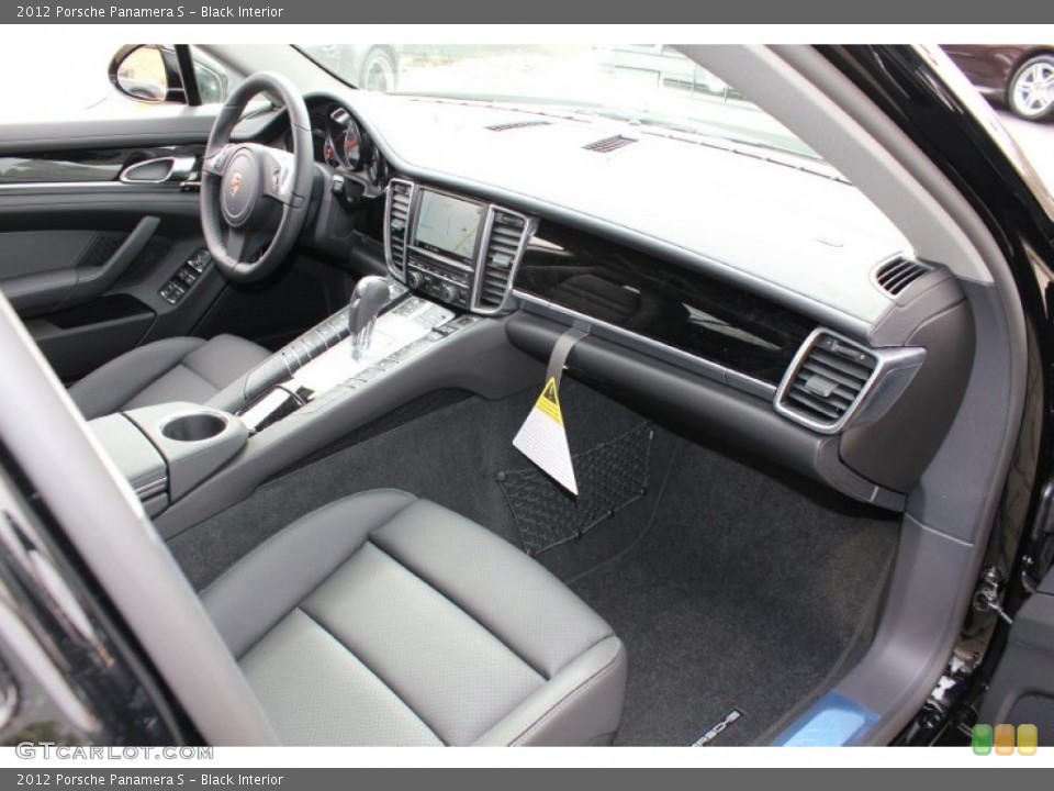 Black Interior Photo for the 2012 Porsche Panamera S #62430606