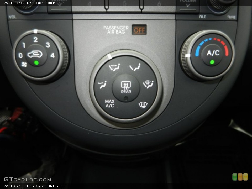 Black Cloth Interior Controls for the 2011 Kia Soul 1.6 #62438244