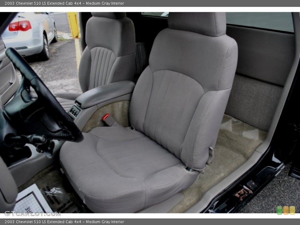 Medium Gray Interior Front Seat for the 2003 Chevrolet S10 LS Extended Cab 4x4 #62439889
