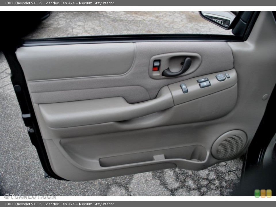 Medium Gray Interior Door Panel for the 2003 Chevrolet S10 LS Extended Cab 4x4 #62439907