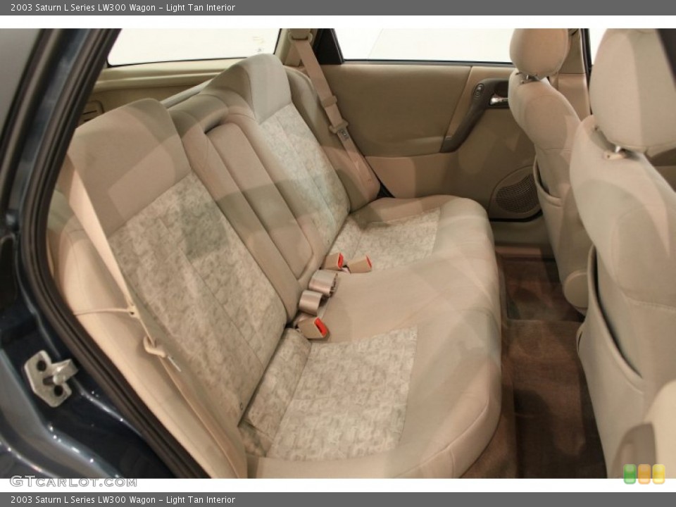 Light Tan Interior Photo for the 2003 Saturn L Series LW300 Wagon #62444041
