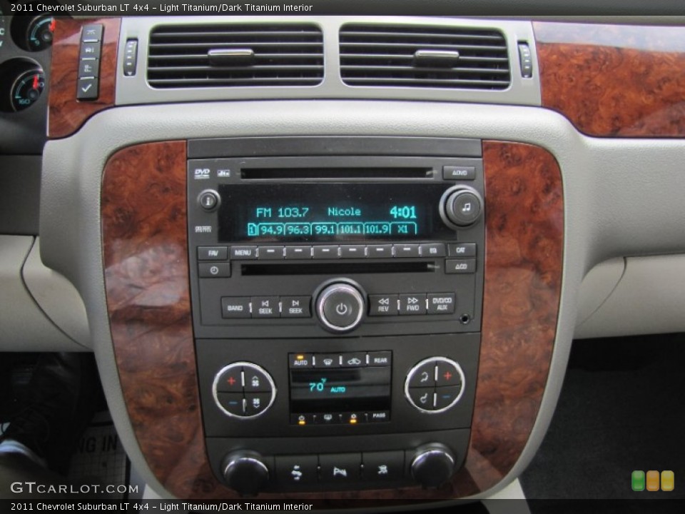 Light Titanium/Dark Titanium Interior Controls for the 2011 Chevrolet Suburban LT 4x4 #62452579