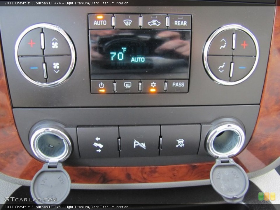 Light Titanium/Dark Titanium Interior Controls for the 2011 Chevrolet Suburban LT 4x4 #62452599