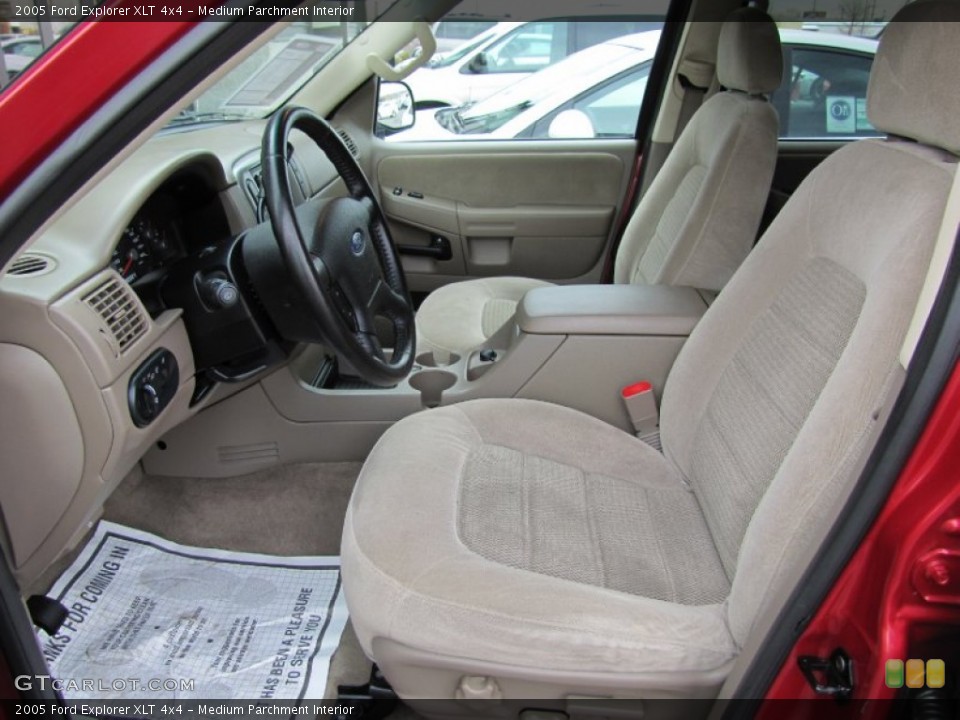 Medium Parchment Interior Photo for the 2005 Ford Explorer XLT 4x4 #62454295