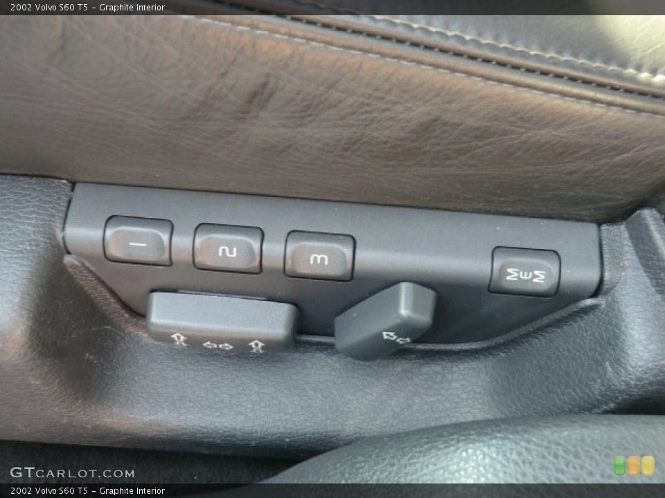 Graphite Interior Controls for the 2002 Volvo S60 T5 #62455135