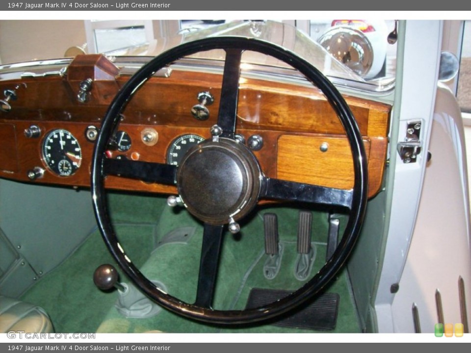 Light Green Interior Steering Wheel for the 1947 Jaguar Mark IV 4 Door Saloon #62466595