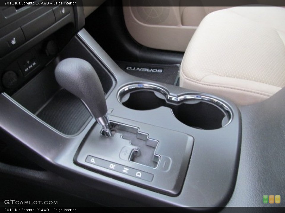 Beige Interior Transmission for the 2011 Kia Sorento LX AWD #62474185