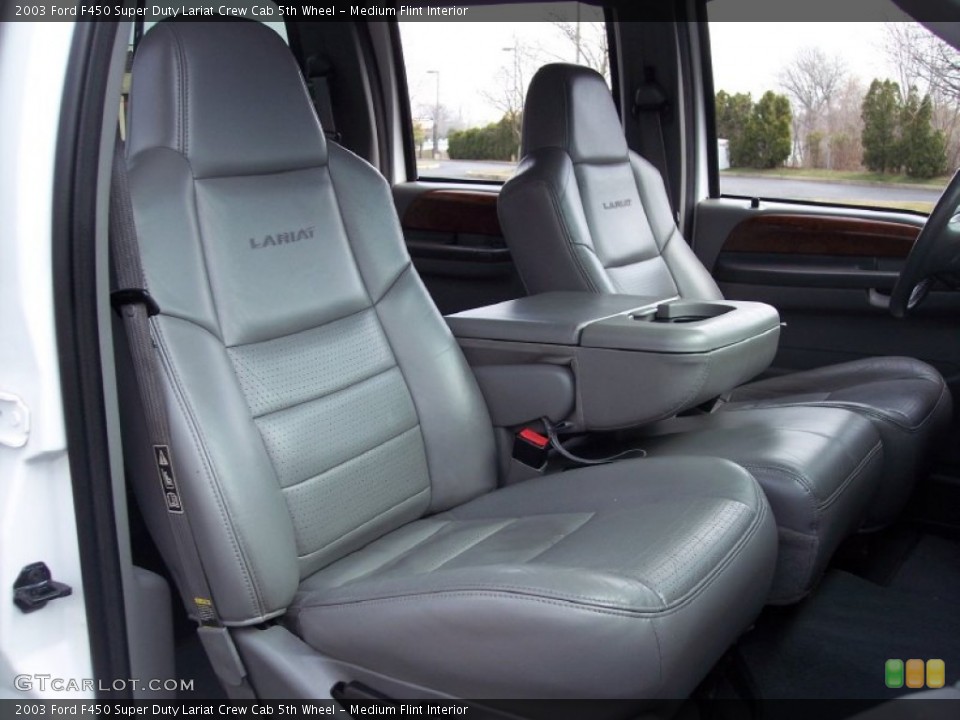Medium Flint Interior Photo for the 2003 Ford F450 Super Duty Lariat Crew Cab 5th Wheel #62481241