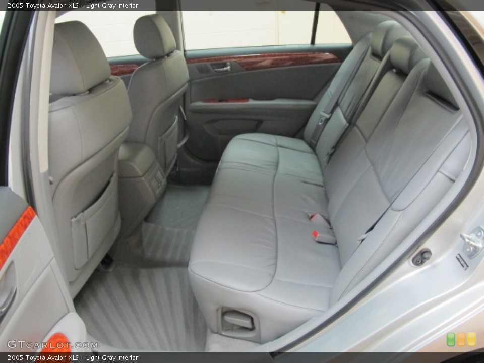 Light Gray Interior Photo for the 2005 Toyota Avalon XLS #62499987