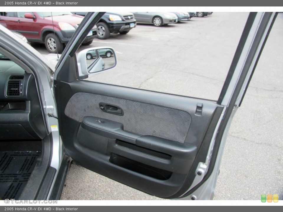 Black Interior Door Panel for the 2005 Honda CR-V EX 4WD #62505135