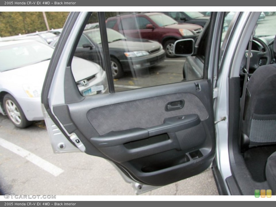 Black Interior Door Panel for the 2005 Honda CR-V EX 4WD #62505162