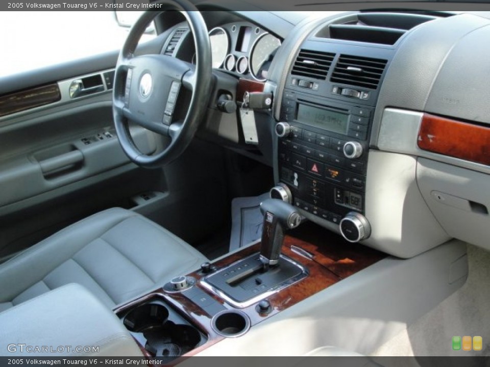 Kristal Grey Interior Photo for the 2005 Volkswagen Touareg V6 #62508586